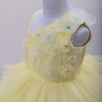 ANNABELLA GOWN IN TENDER YELLOW